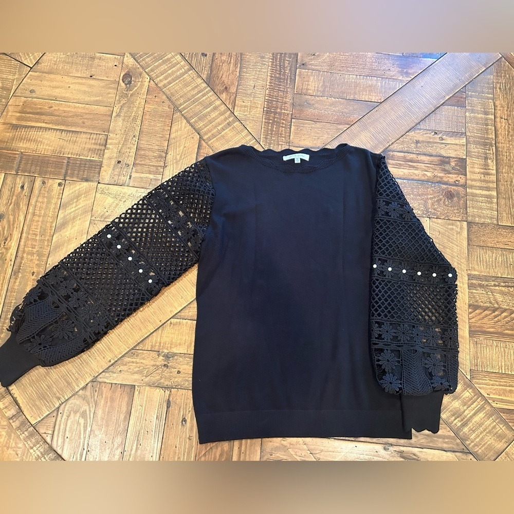 Women's EUC Black Sweater Lace Sleeve blouse with Pearls Sz M